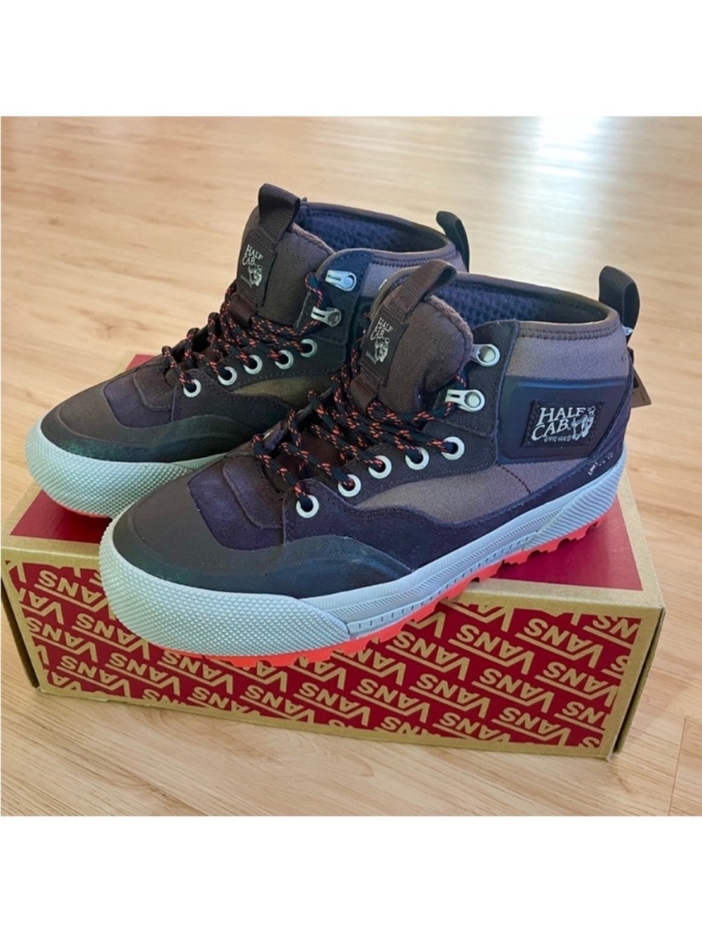 Vans MTE Half Cab Gore-Tex
Shoes Women 9.0 US